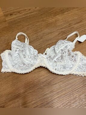 Victoria’s Secret bra vintage 34C new